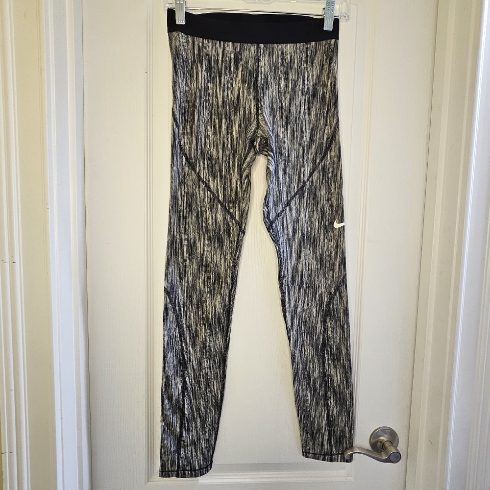 Nike Pro Hyperwarm Leggings Womens Size MEDIUM Gray And Black